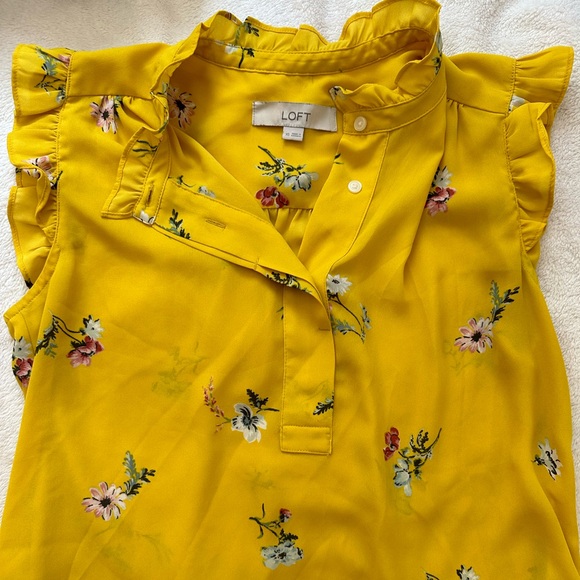 LOFT yellow flowered work shirt. XS. - Picture 4 of 4